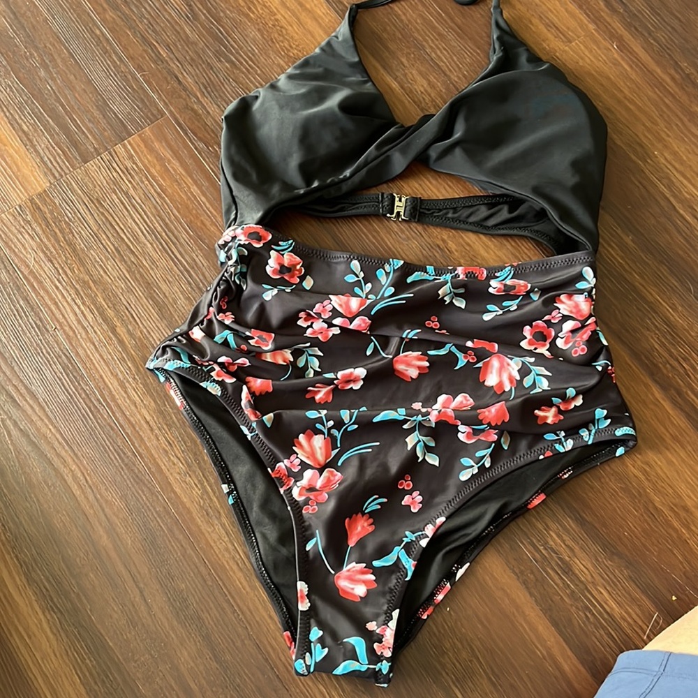 Phurro, one piece swimsuit, black/floral, medium, padded, new with tags